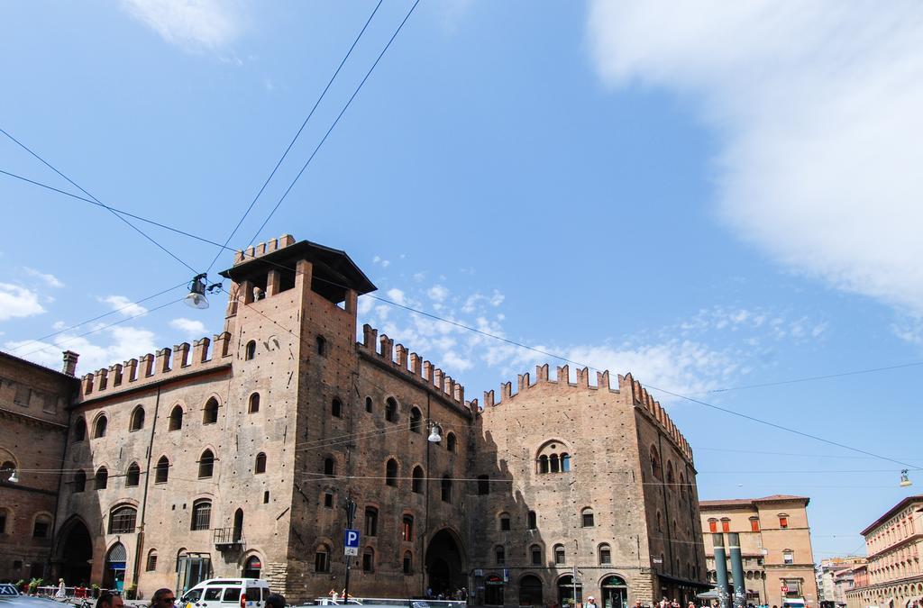 Ur-Nest Piazza Maggiore Μπολόνια Δωμάτιο φωτογραφία